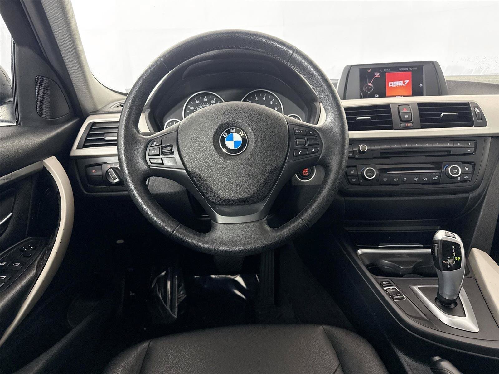 Used 2015 BMW 320i xDrive Sedan AWD/4WD image 29