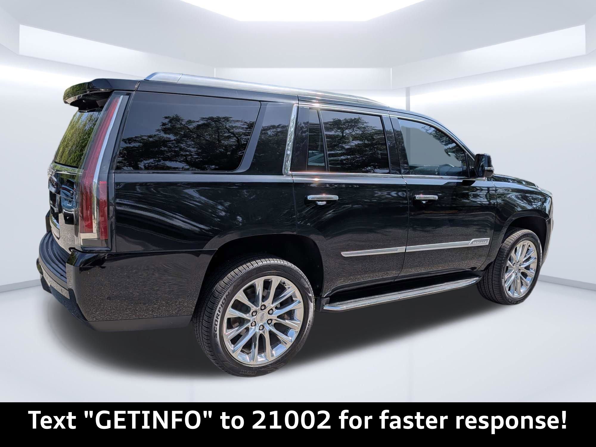 Used 2019 Cadillac Escalade Luxury RWD image 3