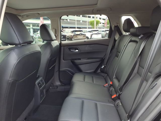 Used 2023 Nissan Rogue SV w/ SV Premium B Package FWD image 11