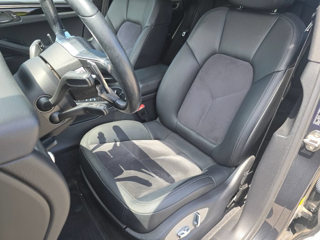Used 2020 Porsche Macan AWD/4WD image 20