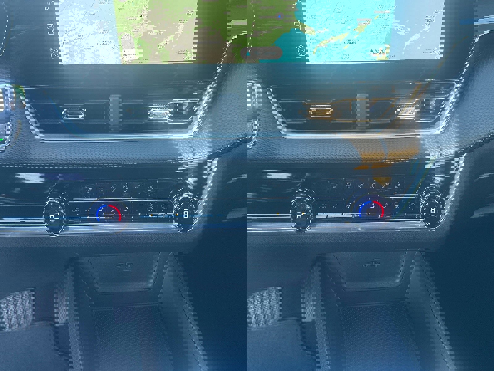 Used 2025 Chevrolet Equinox LT w/ Convenience Package II image 31