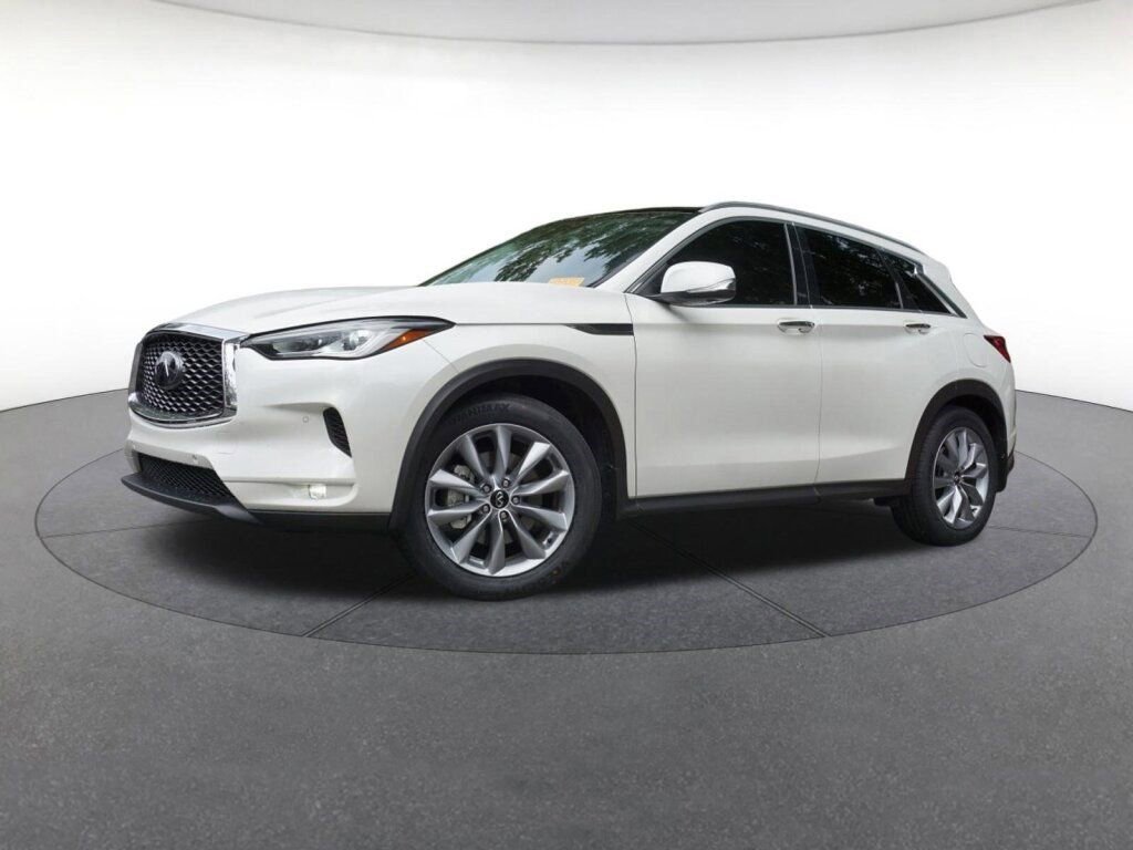 Used 2022 INFINITI QX50 Essential image 2