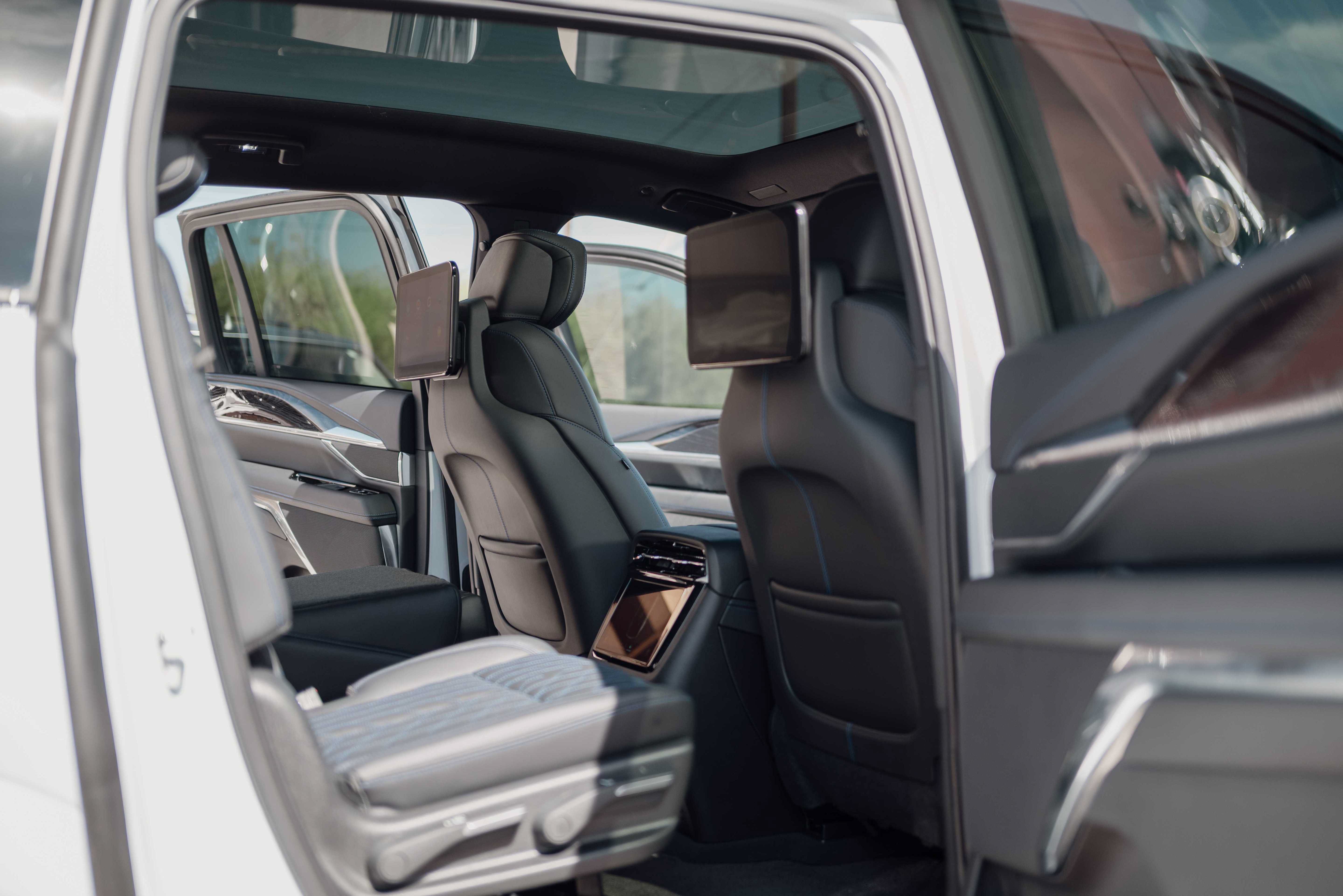 Used 2026 Cadillac Escalade IQ Sport 1 AWD/4WD image 18