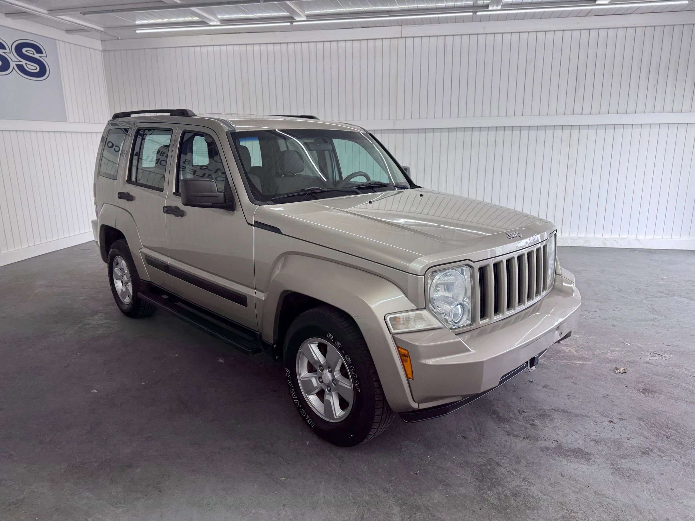 Used 2011 Jeep Liberty Sport w/ Trailer Tow Class III Group image 3