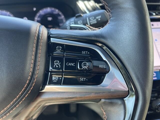 Used 2025 Jeep Grand Cherokee Summit w/ Obsidian Package AWD/4WD image 21