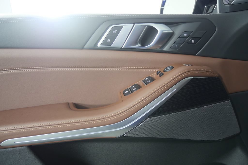 Certified 2026 BMW X5 M60i AWD/4WD image 8