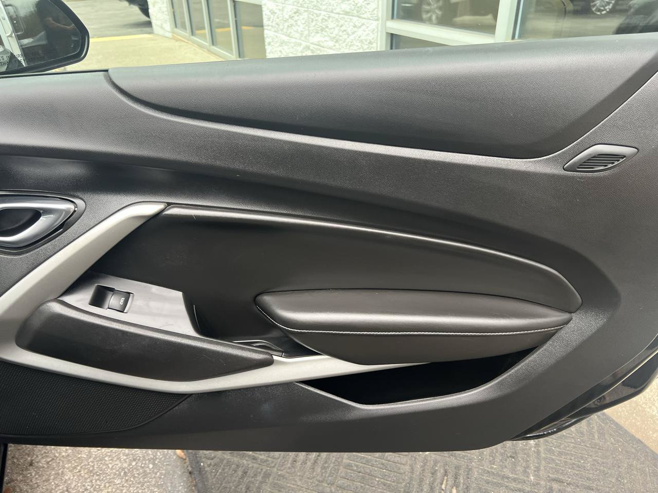 Used 2018 Chevrolet Camaro LT RWD image 14