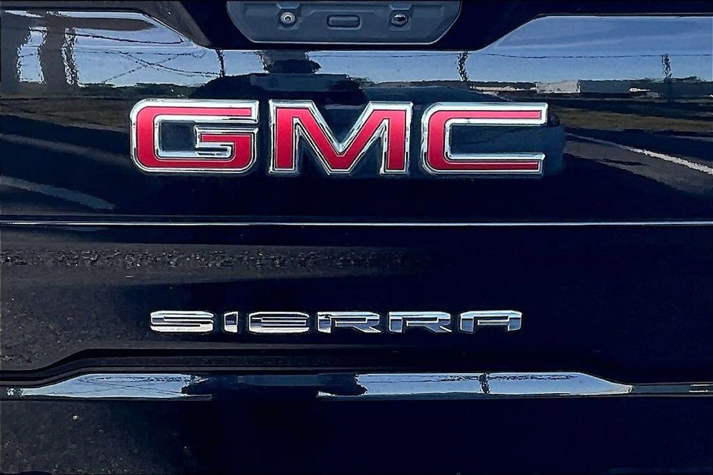 Used 2020 GMC Sierra 1500 SLT RWD image 8
