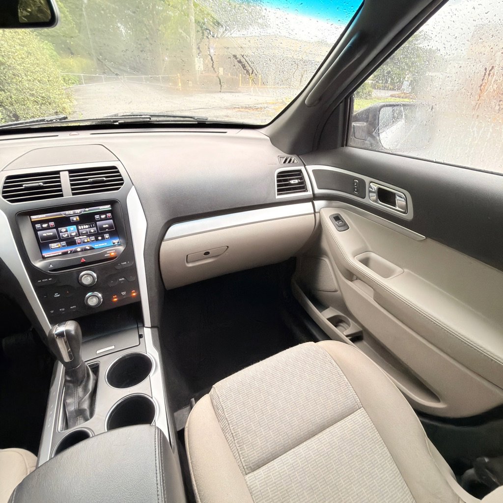 Used 2014 Ford Explorer XLT w/ Equipment Group 201A FWD image 32