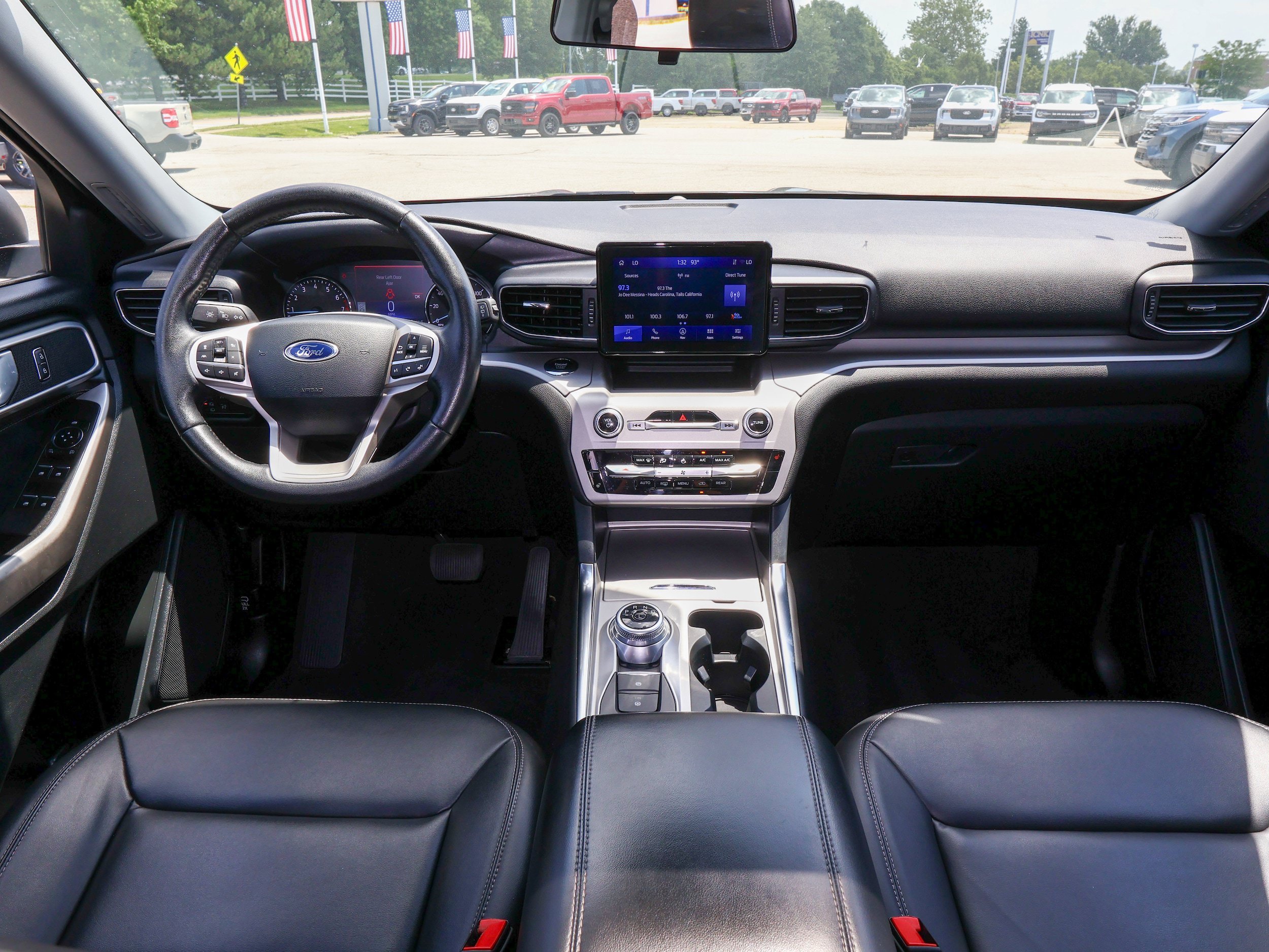 Used 2023 Ford Explorer XLT w/ Equipment Group 202A AWD/4WD image 19