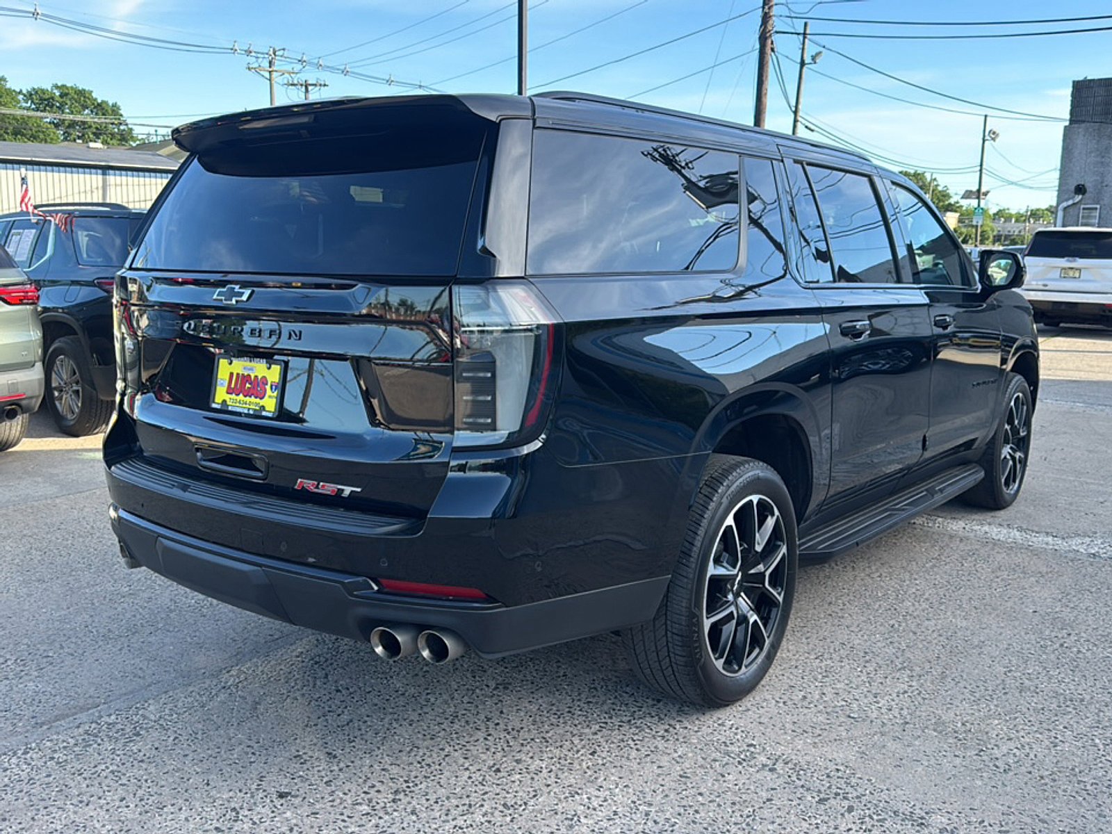 Used 2025 Chevrolet Suburban RST w/ Comfort Package AWD/4WD image 5