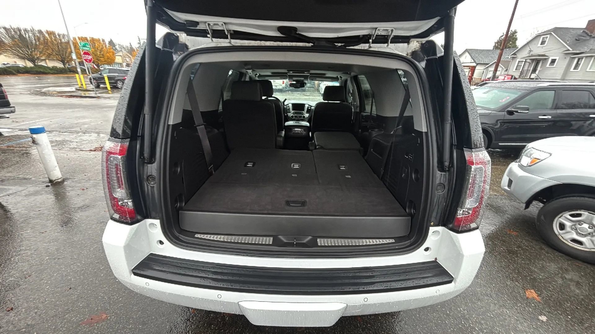 Used 2017 GMC Yukon SLT w/ Open Road Package image 10