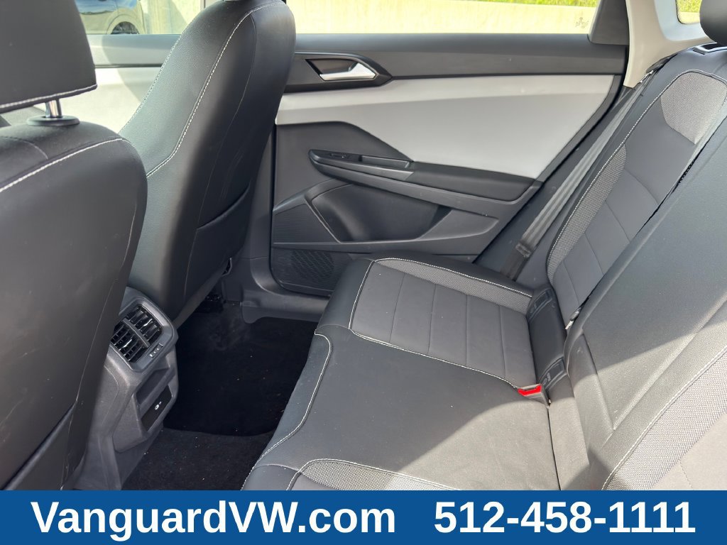 Used 2022 Volkswagen Taos SE w/ Driver Assistance Package FWD image 27