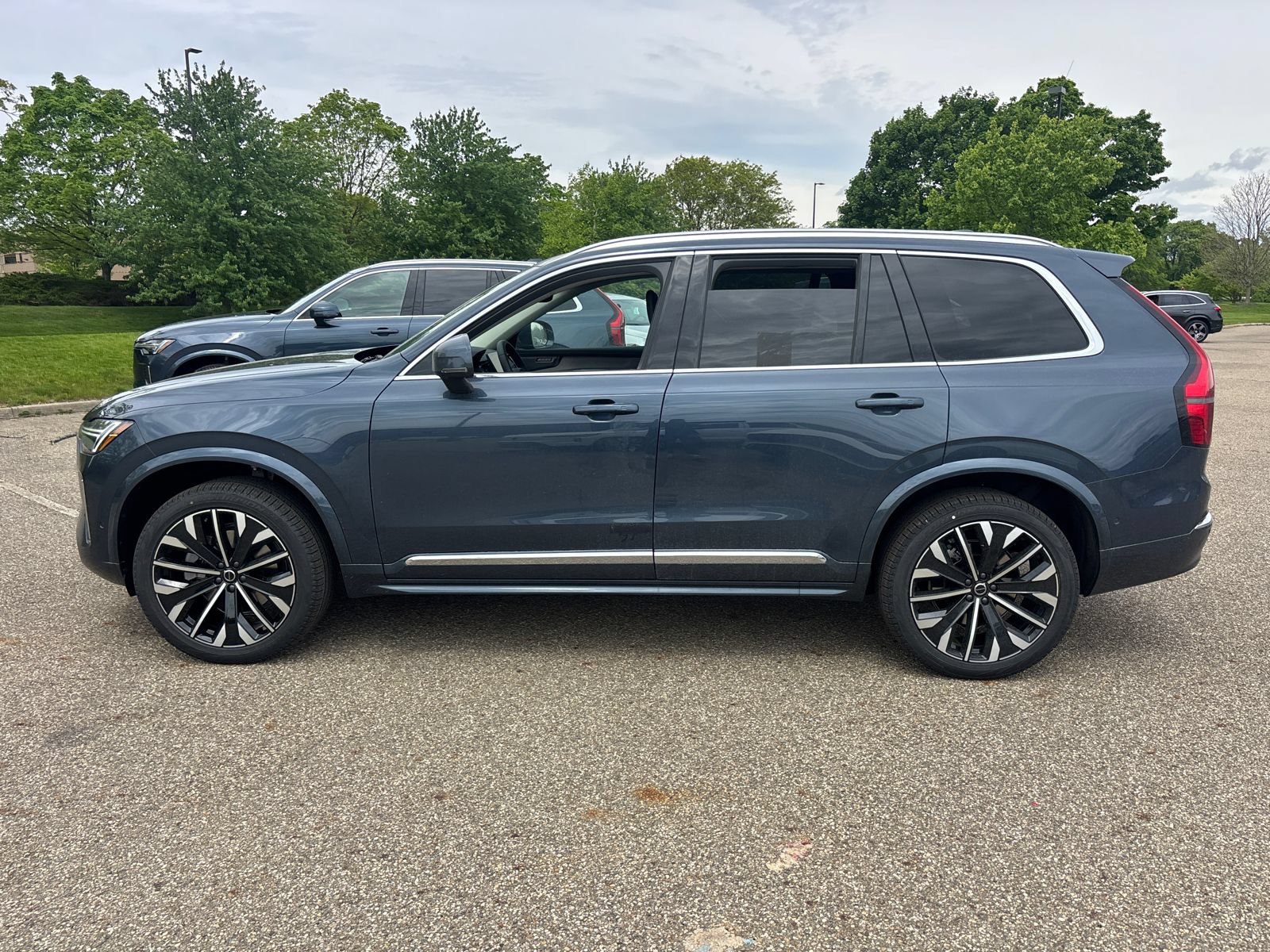 New 2026 Volvo XC90 B6 Ultra w/ Protection Package Premier AWD/4WD image 8