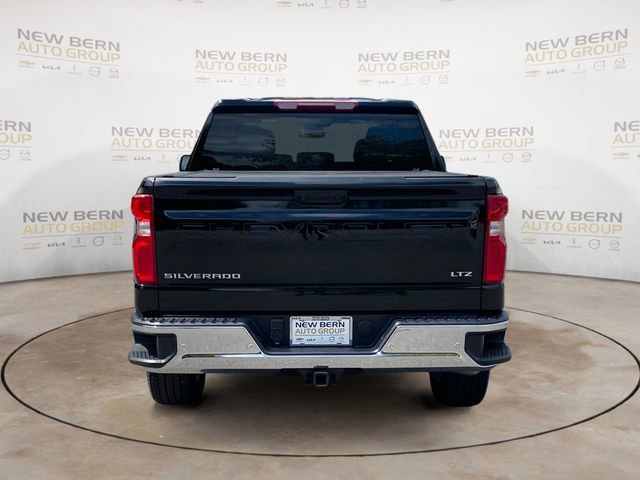 Used 2025 Chevrolet Silverado 1500 LTZ AWD/4WD image 4