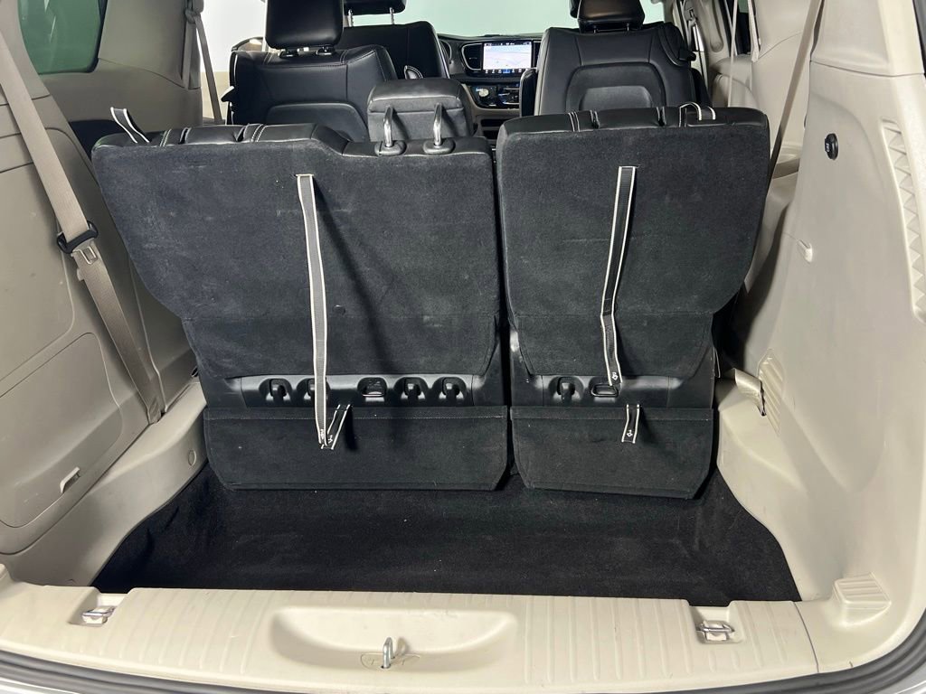 Used 2024 Chrysler Pacifica Select image 33