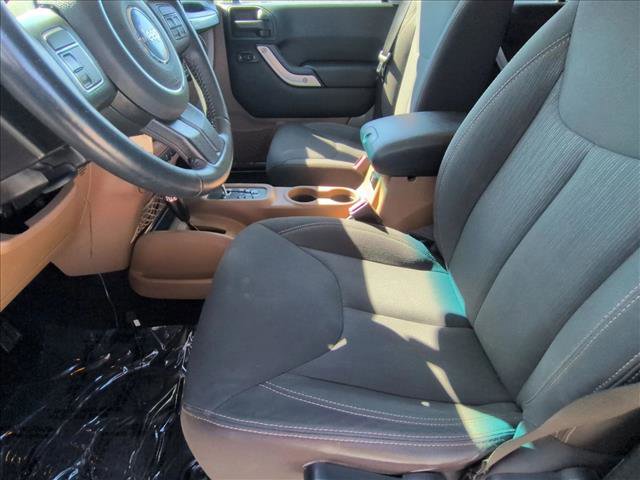 Used 2018 Jeep Wrangler Unlimited Sahara image 14