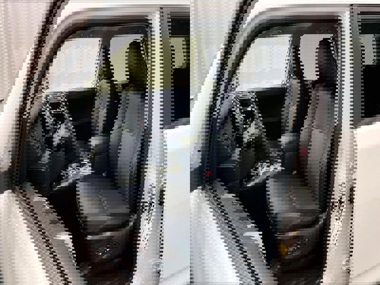 Used 2025 Toyota 4Runner SR5 AWD/4WD image 10