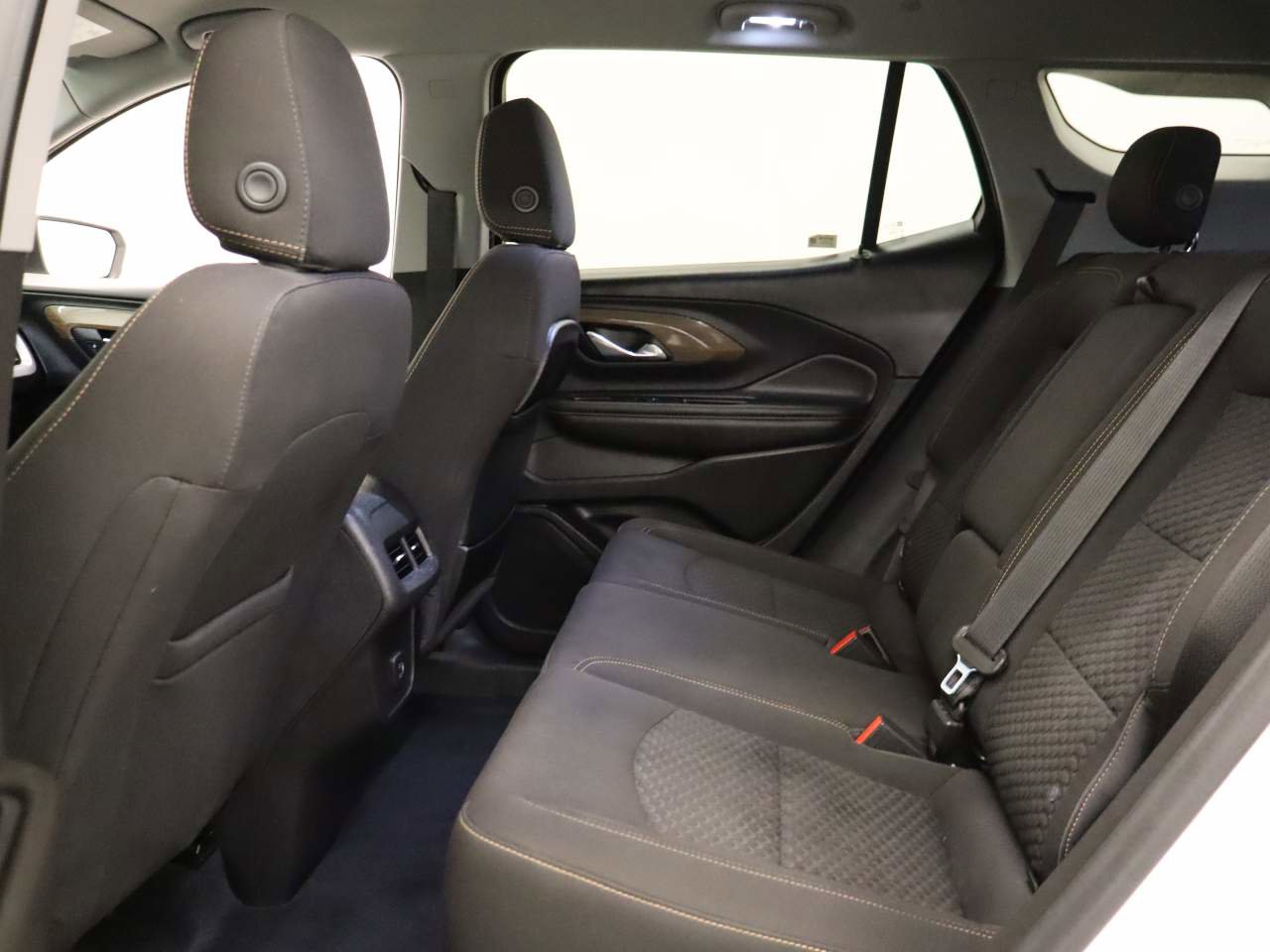 Used 2020 GMC Terrain SLE w/ Driver Convenience Package image 16