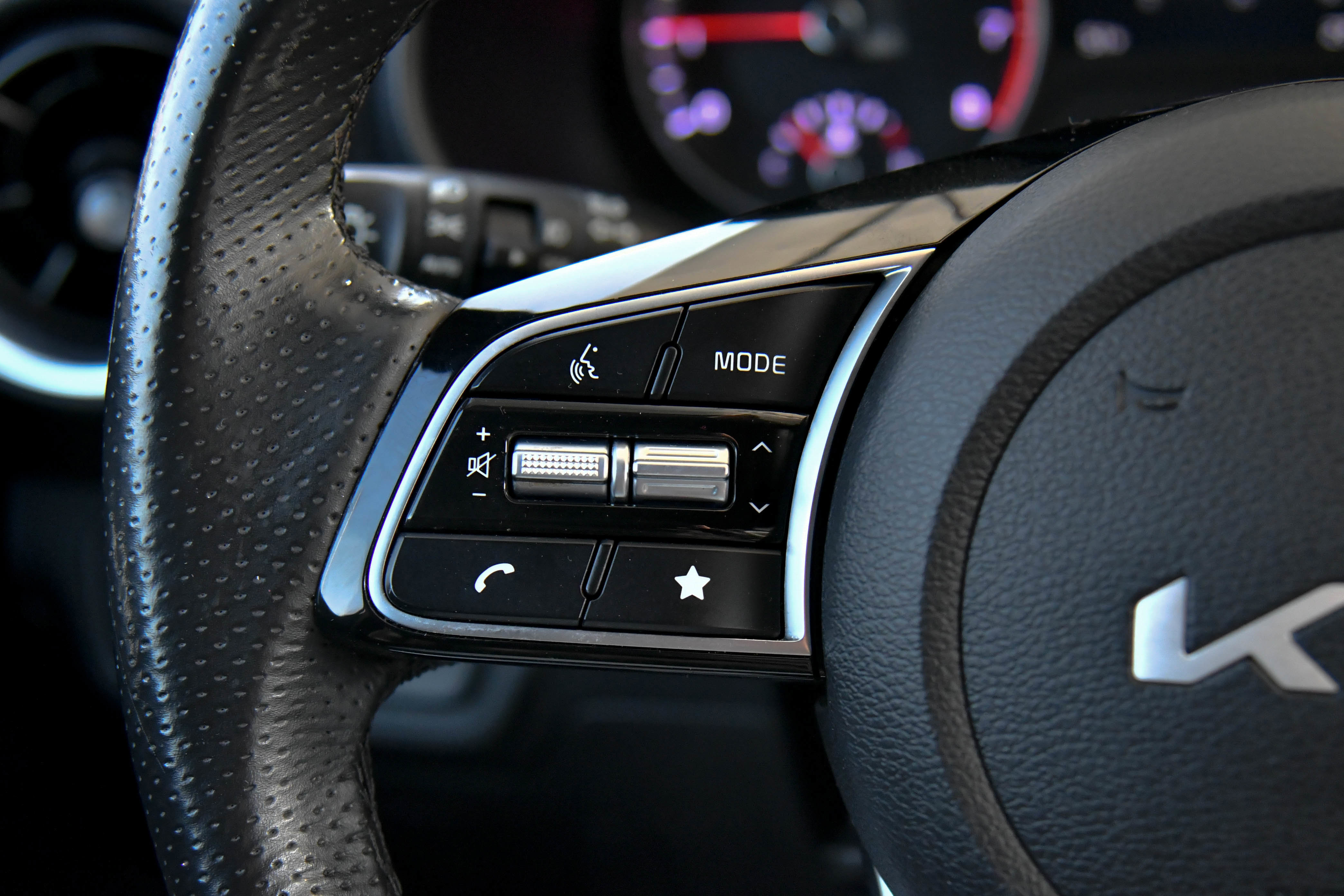 Used 2024 Kia Forte GT-Line image 32