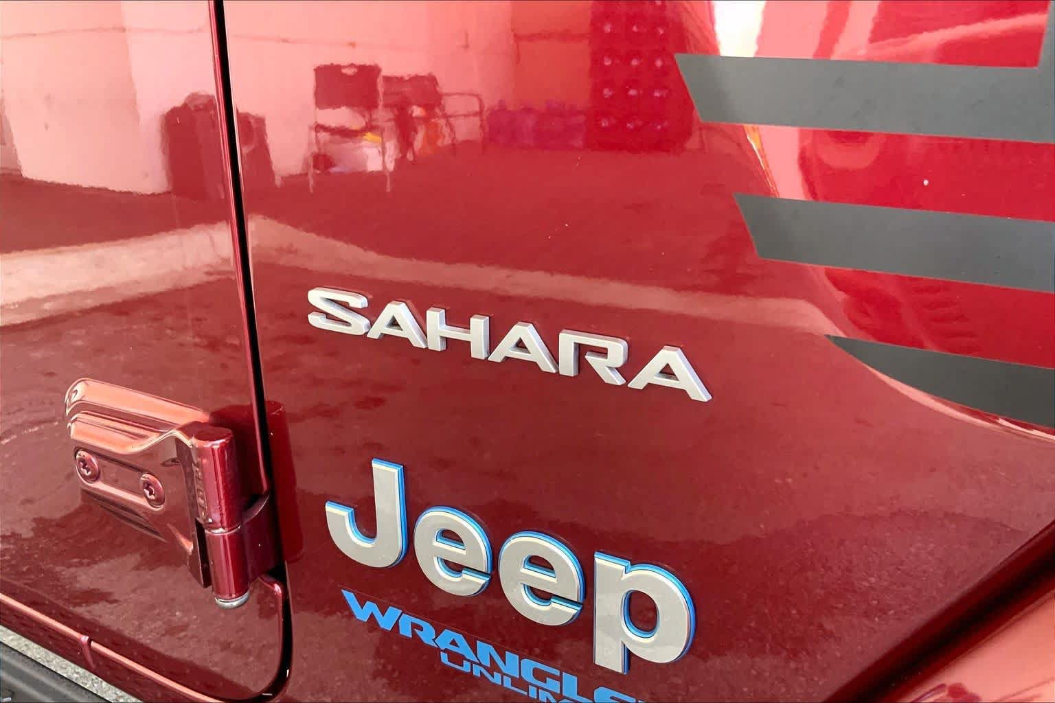 Used 2021 Jeep Wrangler Unlimited Sahara w/ Cold Weather Group AWD/4WD image 10
