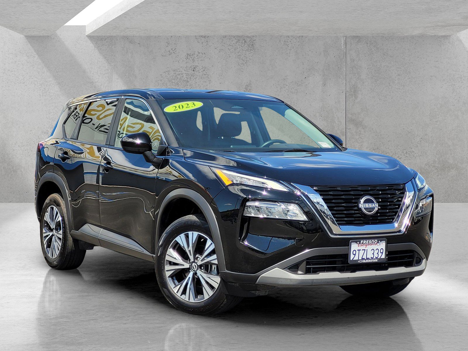 Used 2023 Nissan Rogue SV