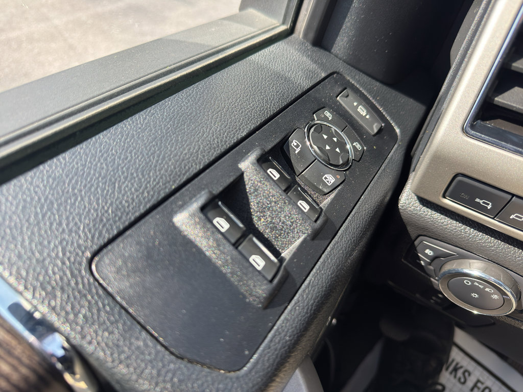 Used 2021 Ford F250 Lariat w/ Chrome Package image 9