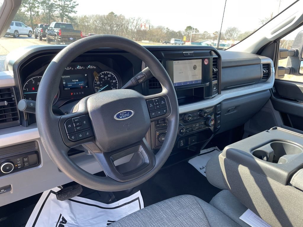 Used 2025 Ford F350 XLT image 22