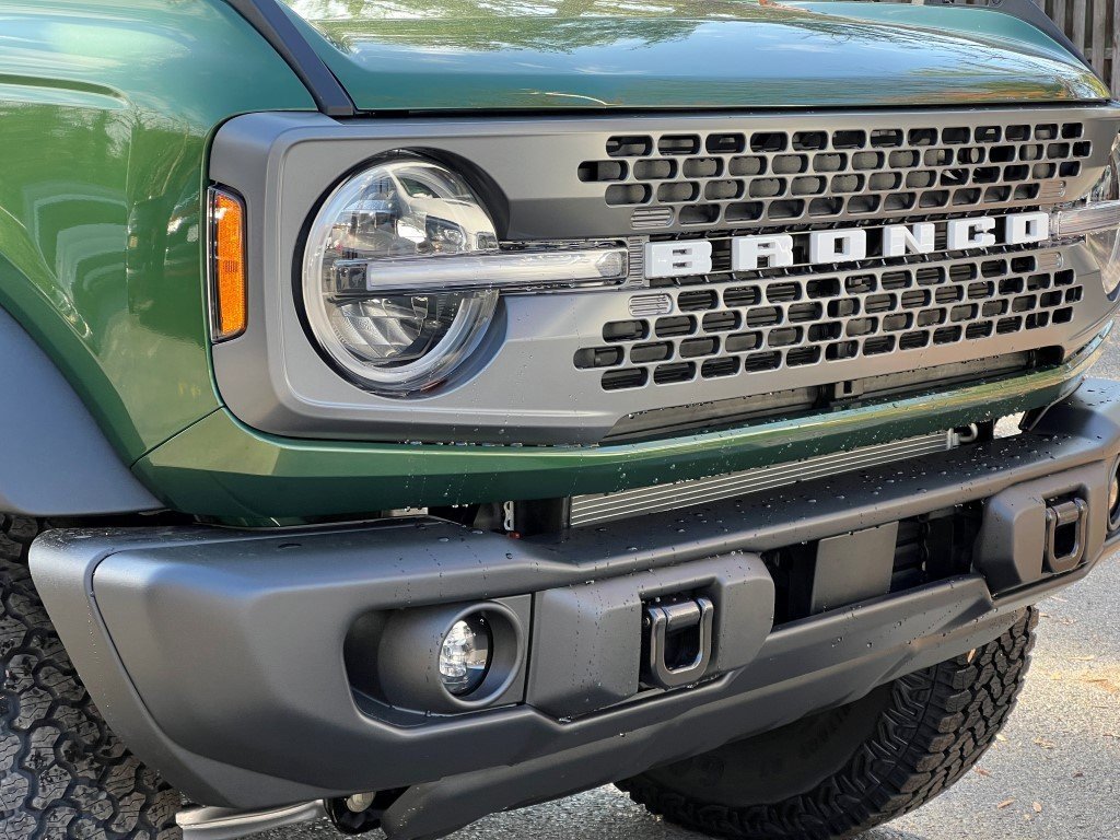New 2025 Ford Bronco Badlands w/ Sasquatch Package AWD/4WD image 2