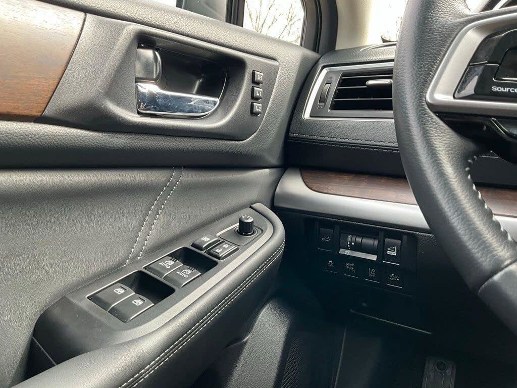 Used 2018 Subaru Outback 2.5i Limited image 24