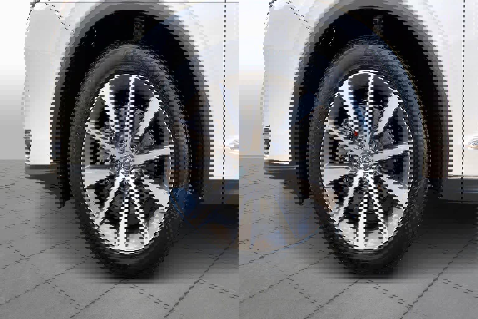 Certified 2025 Acura MDX SH-AWD w/ Technology Package image 9