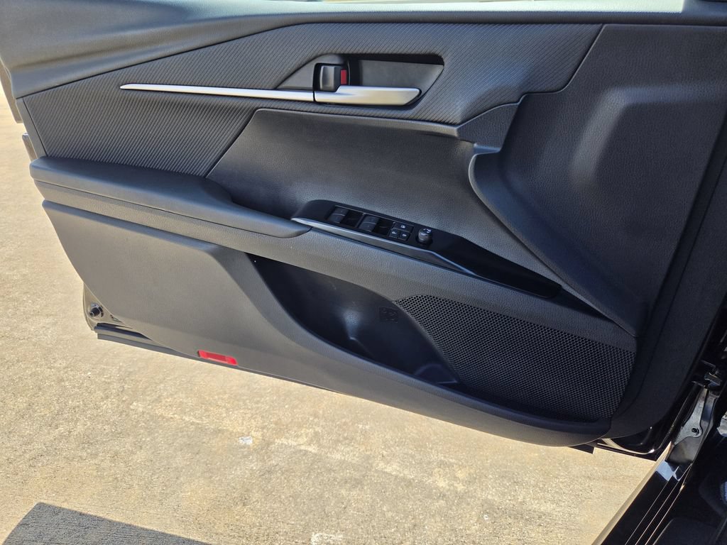 Used 2025 Toyota Camry SE FWD image 26