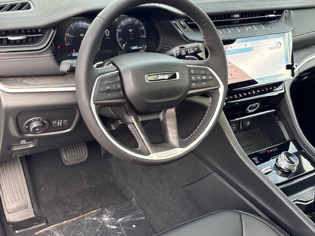 New 2027 Jeep Grand Cherokee Limited AWD/4WD image 12