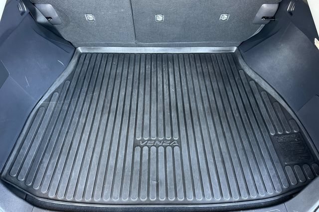 Used 2023 Toyota Venza LE AWD/4WD image 19