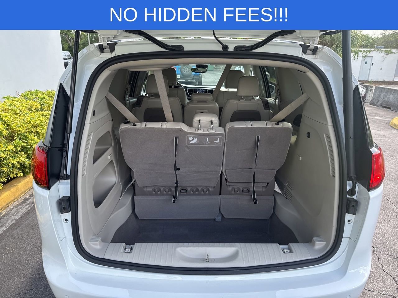 Used 2020 Chrysler Pacifica Touring-L w/ Advanced Safetytec Group FWD image 50