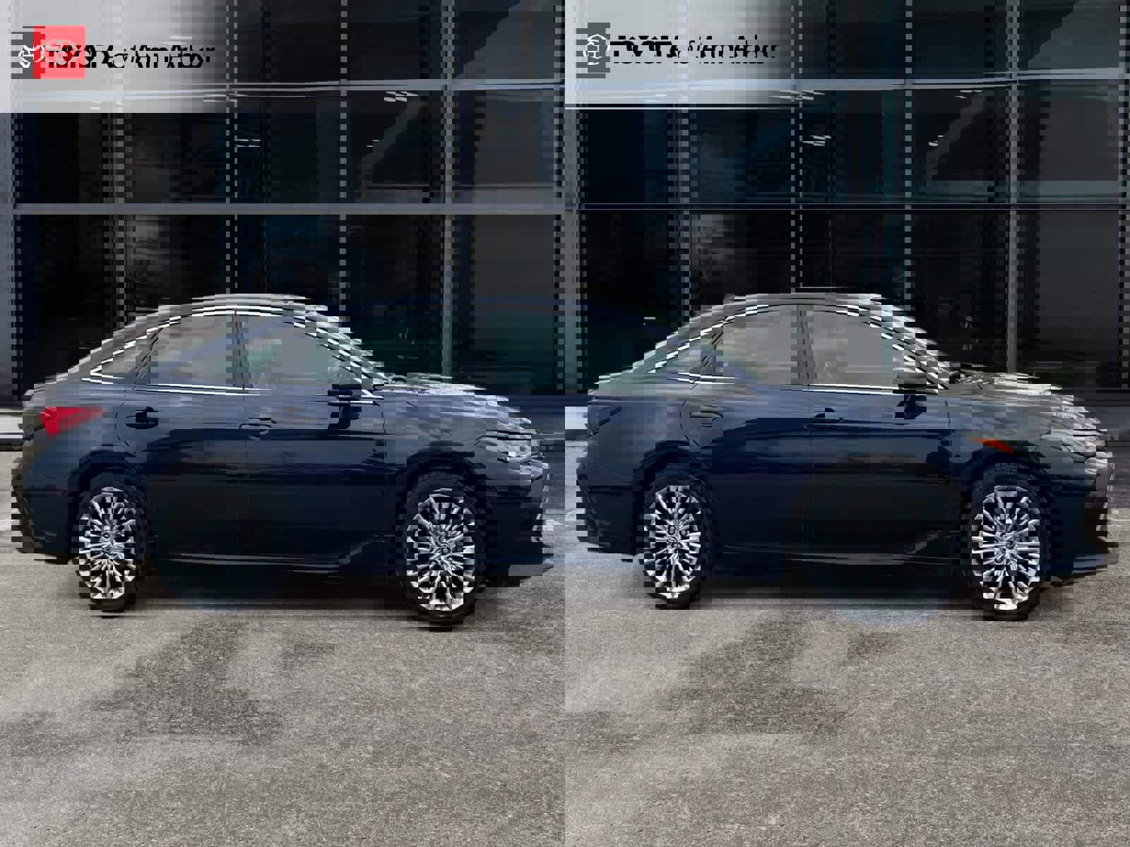 Used 2022 Toyota Avalon Limited image 11