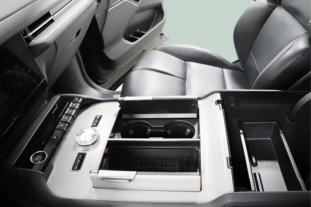 Used 2025 Lincoln Navigator Reserve image 19