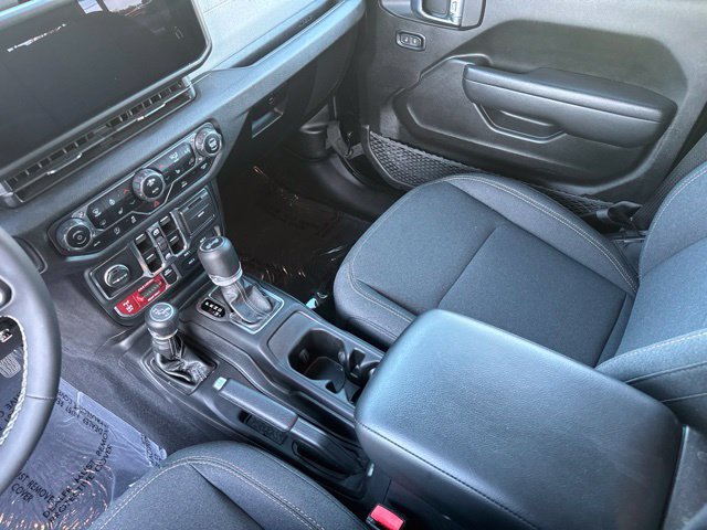 Used 2025 Jeep Wrangler Unlimited Sport AWD/4WD image 28