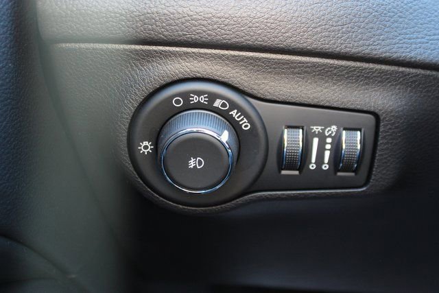 Used 2020 Jeep Compass Altitude image 15