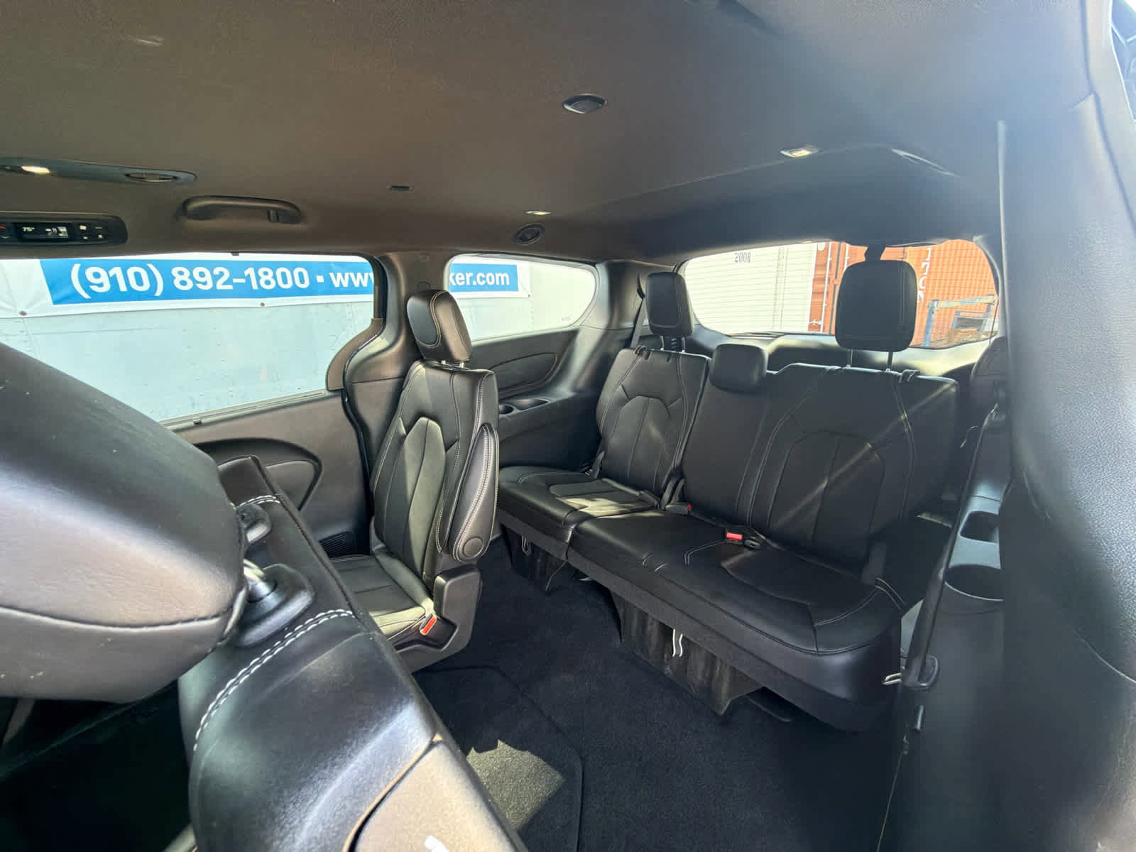 Used 2025 Chrysler Pacifica Select FWD image 32