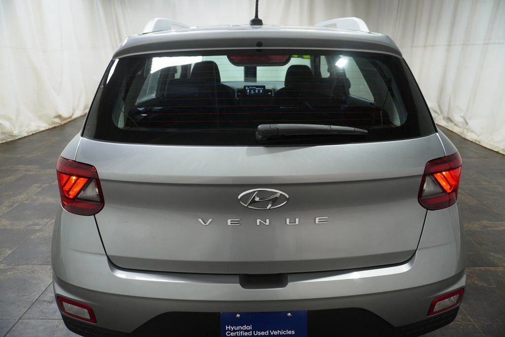 Used 2024 Hyundai Venue SEL image 5
