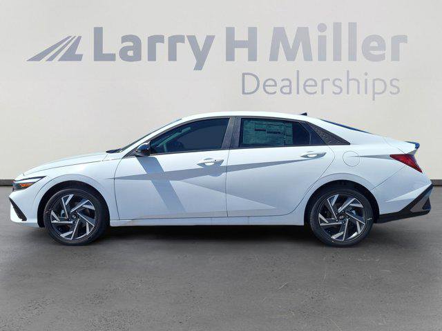 New 2025 Hyundai Elantra SEL FWD image 2