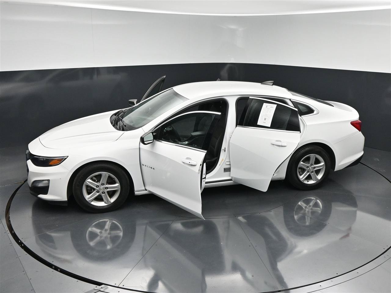 Used 2023 Chevrolet Malibu LS FWD image 29