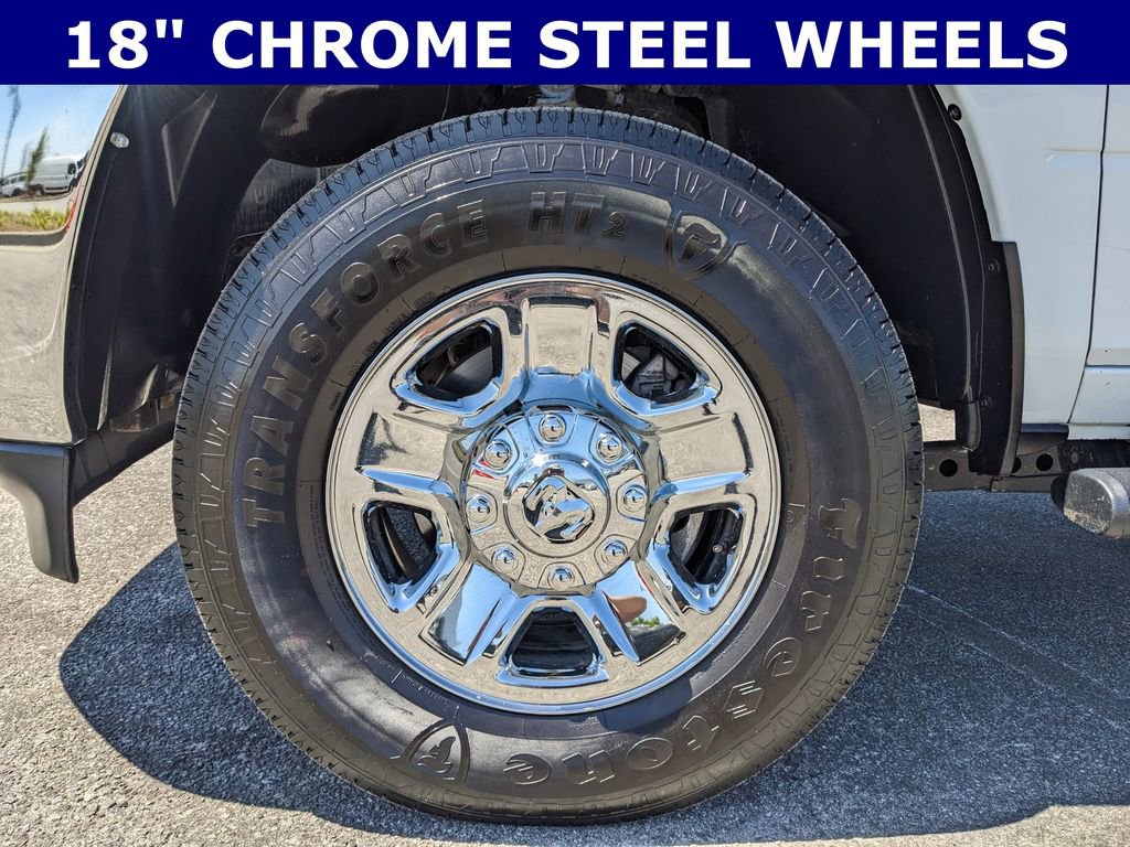 Used 2024 RAM 2500 Tradesman w/ Chrome Appearance Group AWD/4WD image 4
