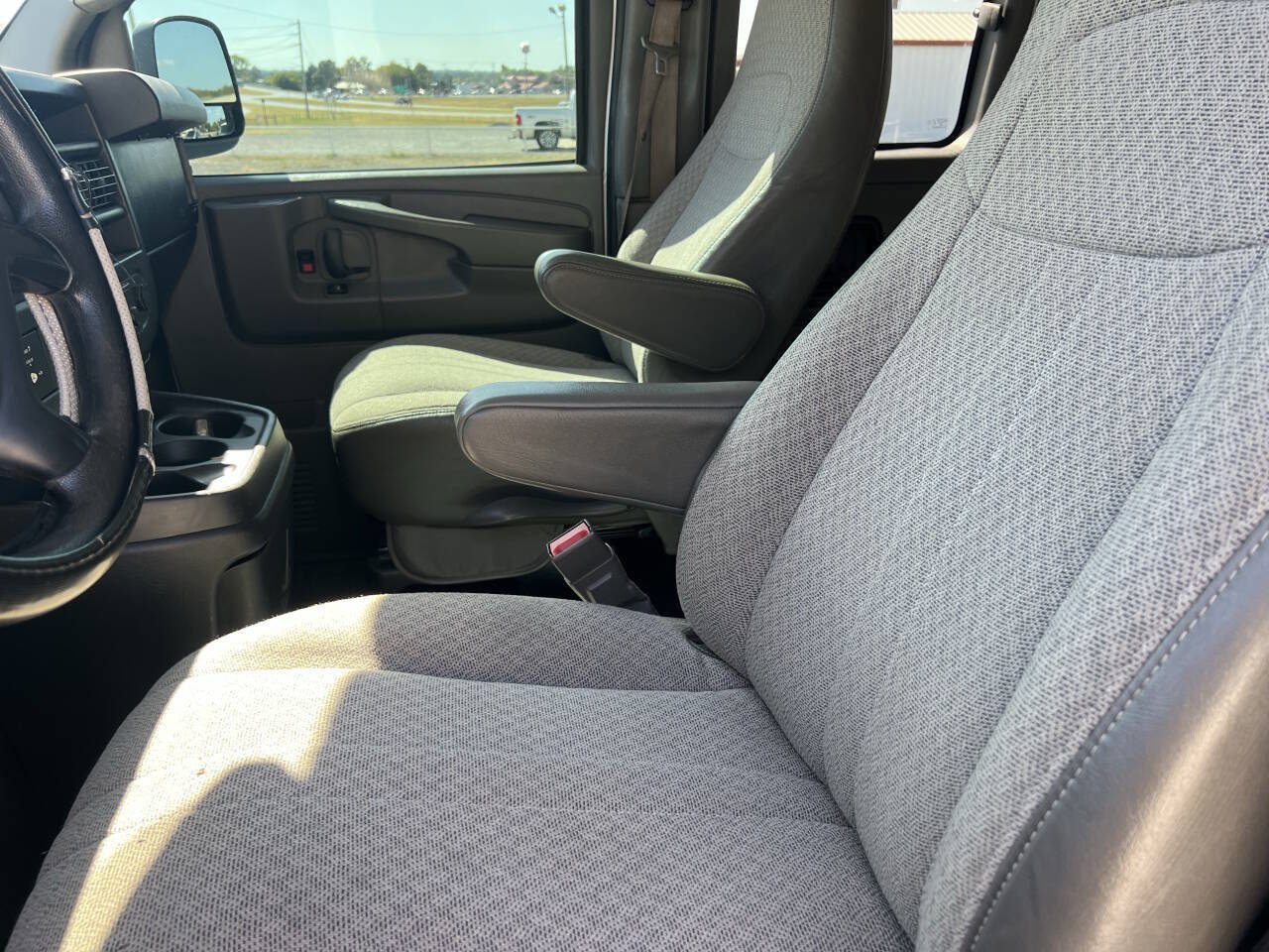 Used 2015 Chevrolet Express 3500 LT w/ LT Preferred Equipment Group RWD image 7