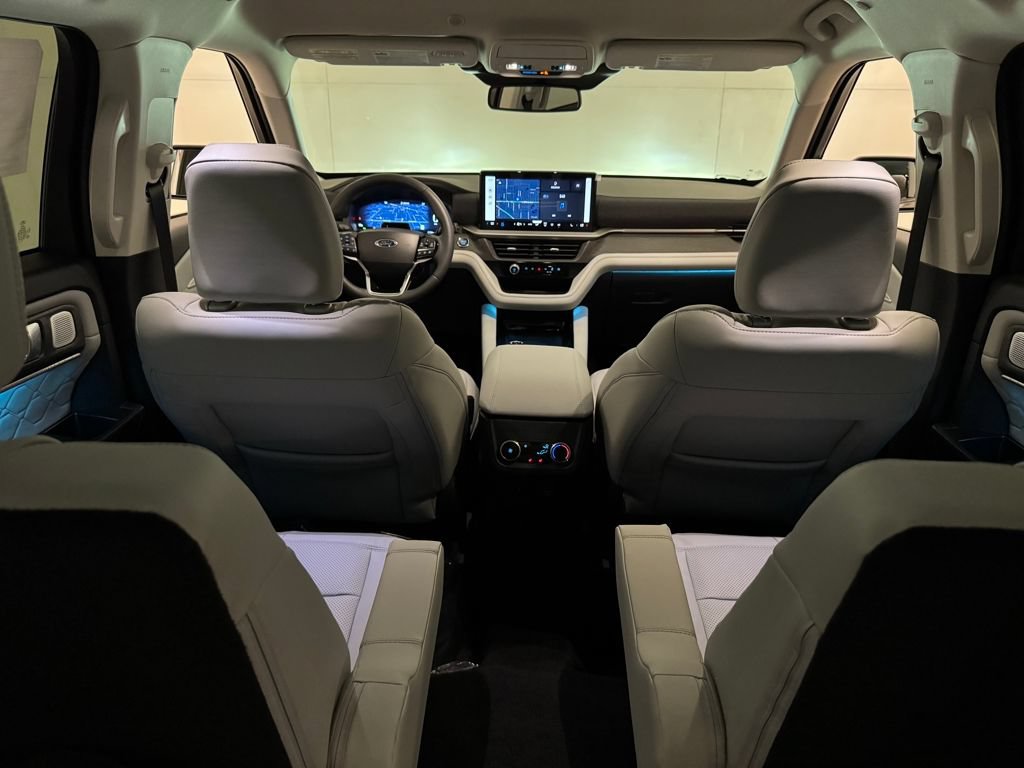 New 2026 Ford Explorer Platinum w/ LUX Leather Package AWD/4WD image 39