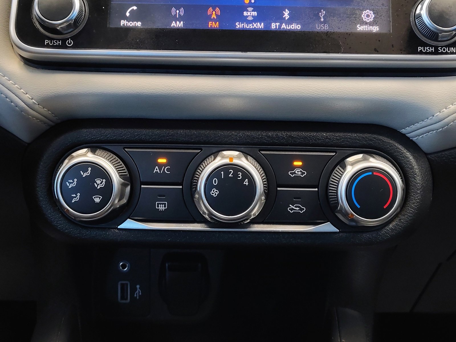 Used 2020 Nissan Versa SV image 21