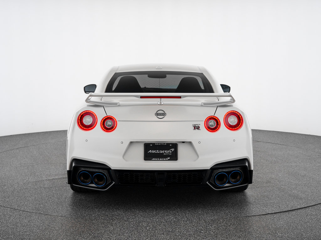 Used 2024 Nissan GT-R Premium w/ Premium Interior Package AWD/4WD image 4