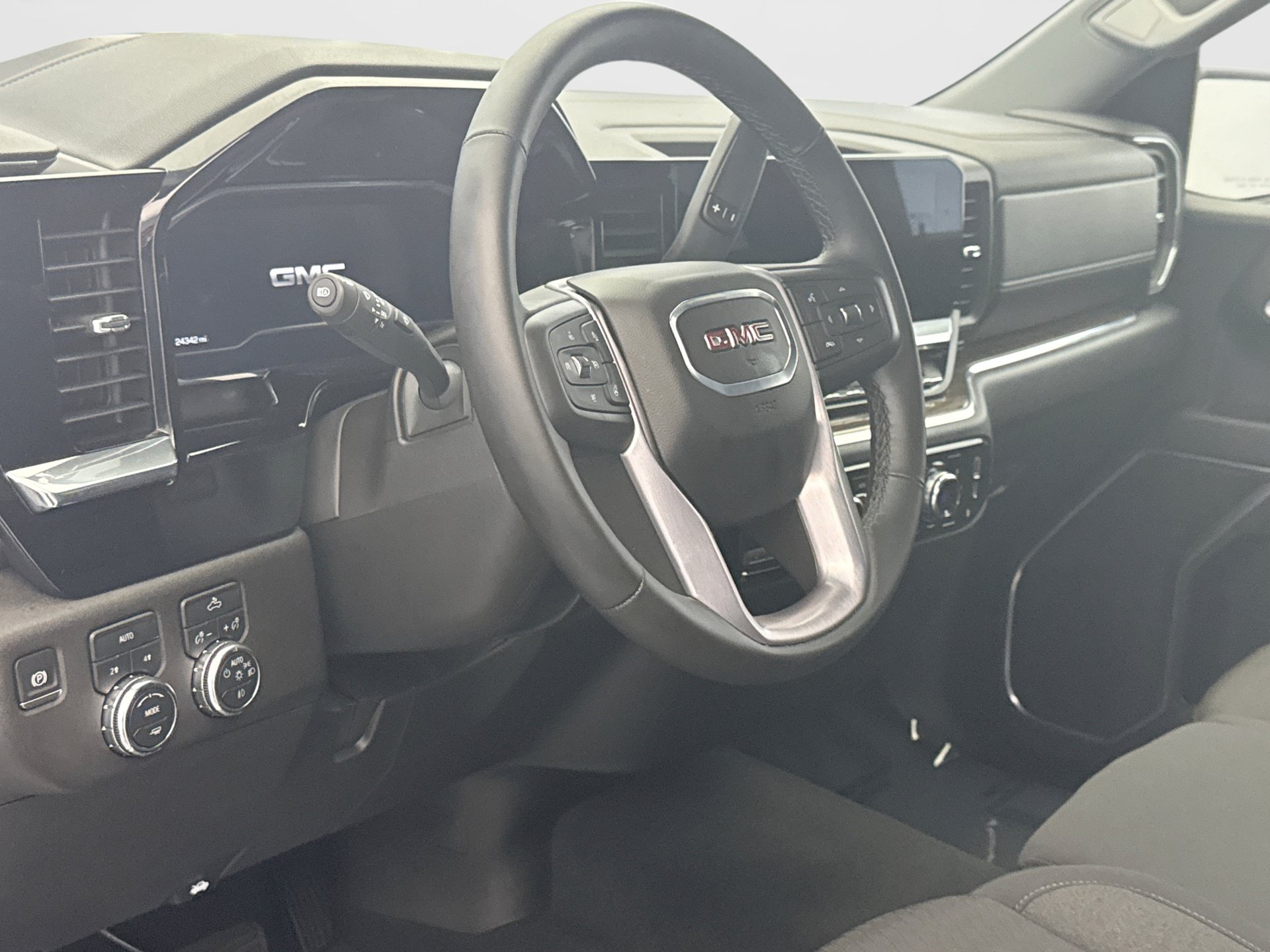 Used 2025 GMC Sierra 1500 Elevation AWD/4WD image 10