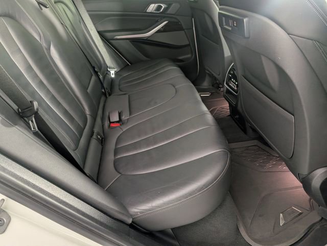Used 2021 BMW X5 xDrive40i w/ M Sport Package image 34